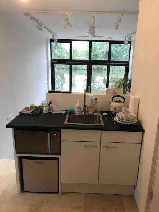 Prachtig Guesthouse Aan Het Water 阿尔梅勒 外观 照片