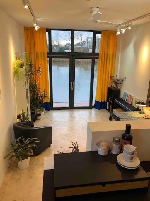 Prachtig Guesthouse Aan Het Water 阿尔梅勒 外观 照片